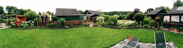 Garten mit gepflegten Rasen klappt nicht ohne den Rasen düngen