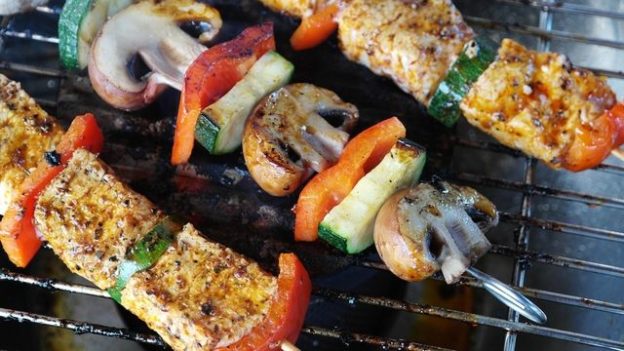 Räuchern, Grillen und Smoken – Was ist der Unterschied?